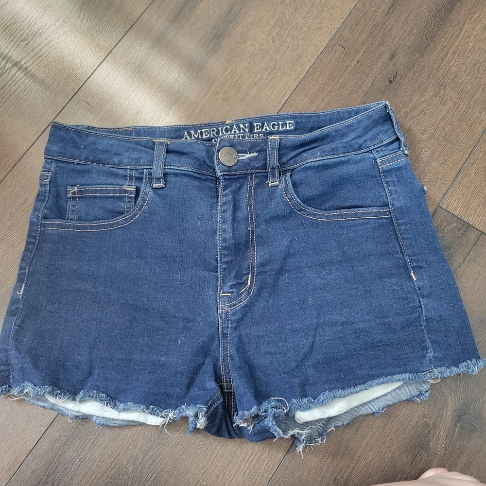 American Eagle Outfitters‎ Super Hi Rise Shortie Raw Hem Jean Shorts Womens Sz 4
